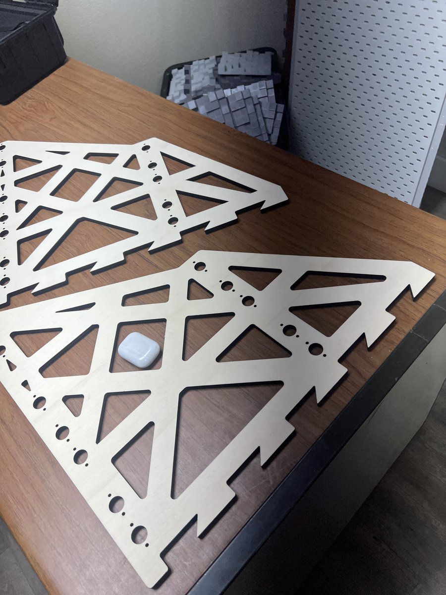 repkord's tweet photo. A while back the amazing @adnarimnavi shipped his incredible 3D Printed karts to me in a very nice custom birch crate. So I made some #RepRack XXL brackets out of them. 10mm thicc bois. It now easily supports @Prusa3D enclosures on cleat wall. Woot! https://t.co/szXOhkQWSc
