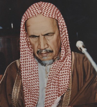 bhoymal2's tweet photo. صدق أو لا تصدق:رجل بحجم ابن باز، لم يُصنع عَنه أي فيلم وثائقي بطابع سينمائي، كما نرى لدى الأمم الأخرى، عن أفراد لم يُجاوِز تأثيرهم دولهم، فكيف بهذا الإنسان الذي طاف تأثيره العالم العربي والإسلامي؟
فكرة غريبة، أتمنّاها، ولو على سبيل التوثيق الاجتماعي، لِمَن يتحسَّس من المطاوعة. https://t.co/XVNJTYwMFs