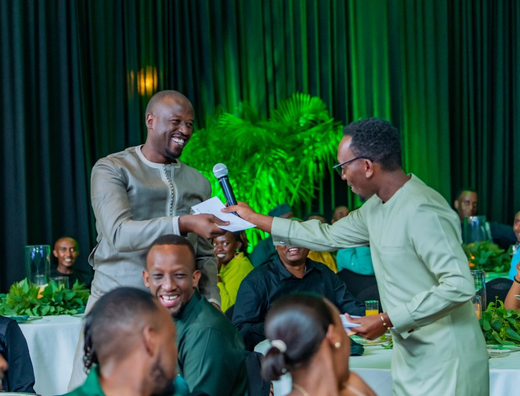 imbankrw's tweet photo. A HUGE shoutout to @RutiJoel, who had us dancing and singing at the top of our lungs at the #GoldenJubilee staff party.
Our host @ArthurNkusi kept the vibe electric!
@dj_iraa had us entertained till the last beat!
Ingeli za I&M Bank, you gave us the time of our lives!
#IM50 https://t.co/7Utm0STE7V