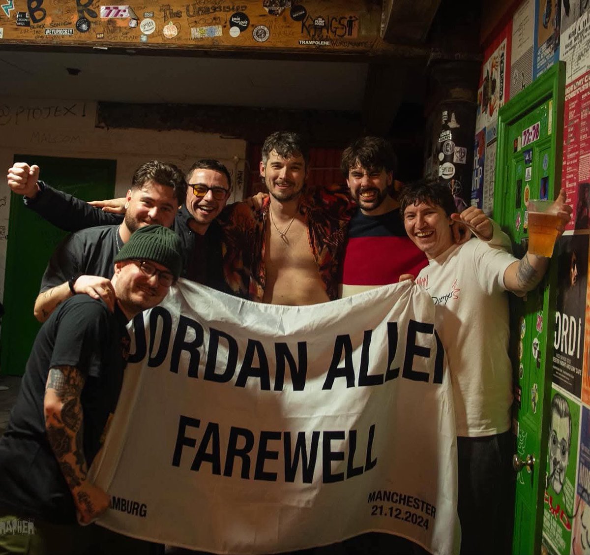 VIDA (@the_vidaboys) on Twitter photo Muchos Gracias Manchester! 🙌
What a finale for @jordanallenuk last night, grateful to have shared the stage with boys for their last show for now.
Our next show is in the capital <a href="/mashhouse/">The Mash House</a> on the 28th - limited tickets left so get them pronto! ✌️
ticketweb.uk/event/vida-the… Muchos Gracias Manchester! 🙌
What a finale for @jordanallenuk last night, grateful to have shared the stage with boys for their last show for now.
Our next show is in the capital <a href="/mashhouse/">The Mash House</a> on the 28th - limited tickets left so get them pronto! ✌️
ticketweb.uk/event/vida-the…