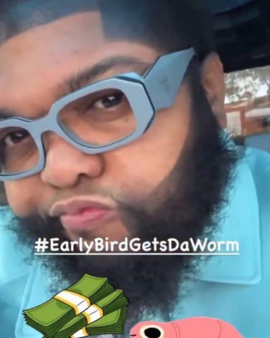OvOBrezzzy's tweet photo. Mfs after getting their first minimum wage job check https://t.co/xZeS2H2CTB