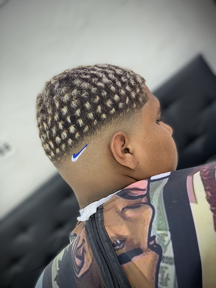 perucarj's tweet photo. CUSTA ZERO REAIS DAR RT NO TRABALHO DO AMIGO 🙏🏾📏💈 https://t.co/wsvTf182qo