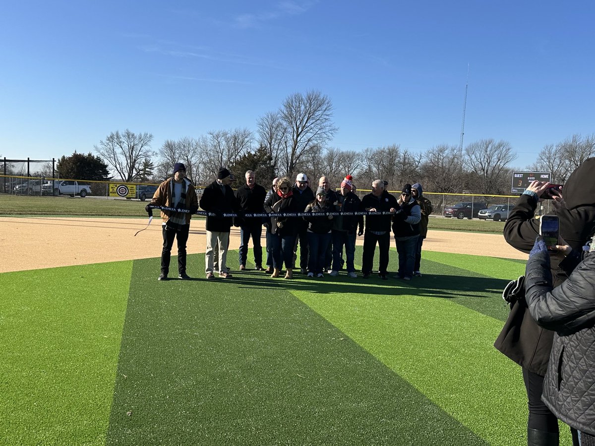 SM_NORTH_HS's tweet photo. Congratulations 3&amp;2 Baseball on the updated facilities!! ⁦@SMNorthPTSA⁩ ⁦@SMNorthBooster⁩ ⁦@SMN_Baseball⁩ ⁦@TheMissionPaper⁩ ⁦@SMNPepClub⁩ https://t.co/Ub26ep8h3G