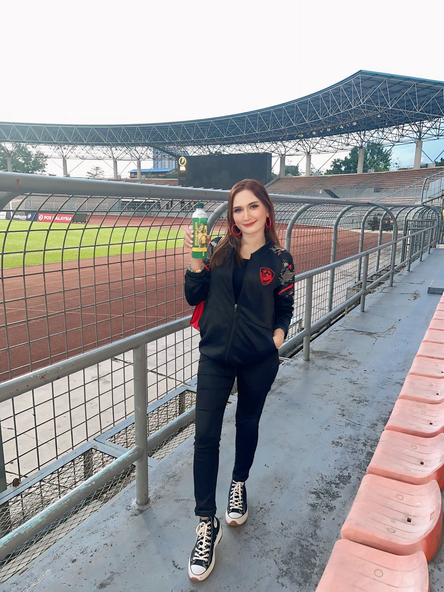 nursyuhada_7's tweet image. MFL Challenge Cup 2024-2025 | QF2

Kuala Lumpur Rovers FC 0-3 Kedah Darul Aman FC  
22 DECEMBER 2024
SUNDAY | 5PM
STADIUM BOLASEPAK KL

KDA FC mara ke ke Separuh Akhir menentang PDRM FC.
#MFLChallengeCup2024-25 #LigaMalaysia #DemiLigaKita #KDAFC #KedahDarulAmanFC #PulunKedahPulun