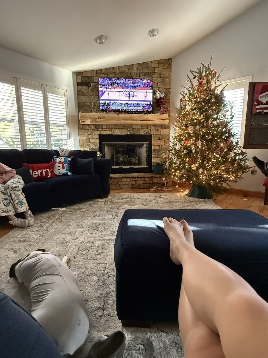 dclewis214's tweet photo. if you’re not currently watching the volleyball national championship, you’re living your life wrong https://t.co/6c3WtSzO2w