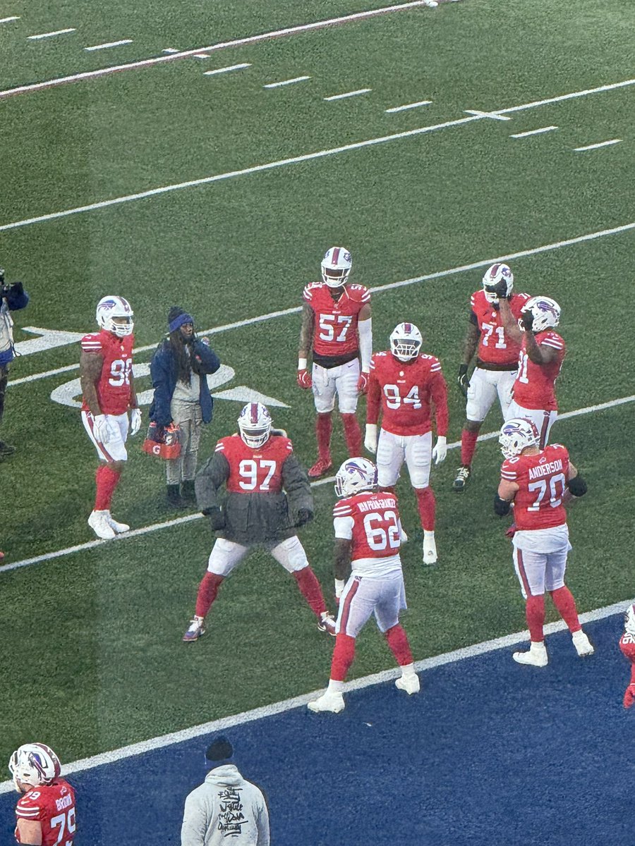 Matt_Bove's tweet photo. let him wear the coat during the game @nfl https://t.co/0UZ1i4fWV0
