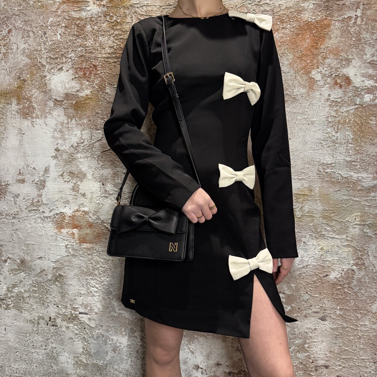 #Nikkie #nikkieplessen #dutch #designer #Haysin #dress #black €169.99 #bag €129.99 #fashion #looks #logo #stylish #girls #outfit #have2have #Alkmaar #fashionstore #shop ➡️ have2havealkmaar.nl. #boxinginfluencers #ExpeditieRobinson