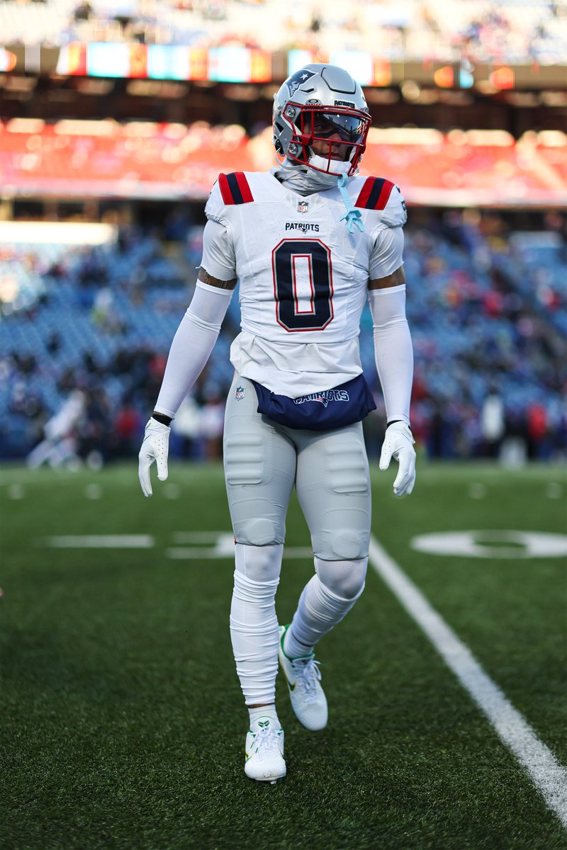 Patriots's tweet photo. .@chrisgonzo28's Kobe VI UO PE cleats 🔥🦆

@oregonfootball | #ProBowlVote https://t.co/veYPnfVq7v