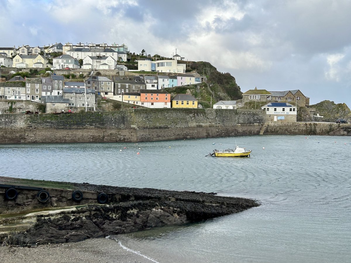 LorraineInglisD's tweet photo. Postcards from Cornwall 🩵🌊❄️
#photography #skysunday #clouds #thephotohour #cornwall #mevagissey https://t.co/a7Bh8amzUi
