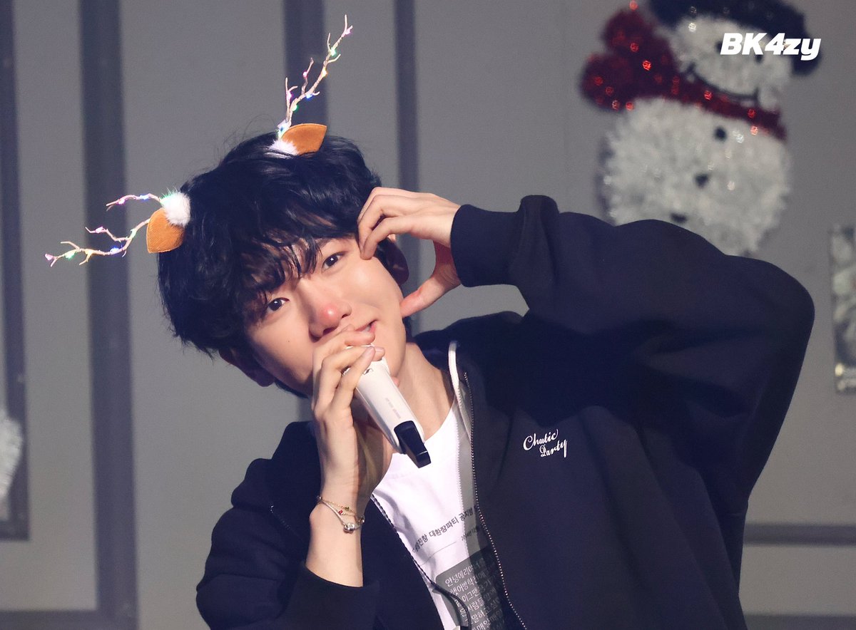 BK4zy's tweet photo. 241222｜<Chaotic Party> 
#BAEKHYUN  #백현
 #ベッキョン #边伯贤 https://t.co/5zzvT8zi3z