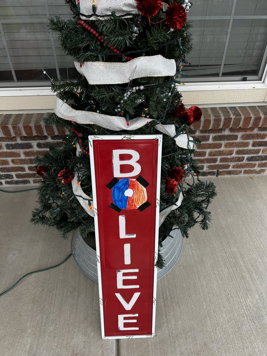 lbolinger's tweet image. Now we are in the Christmas spirit, @Broncos