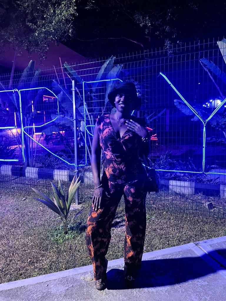 Mhyzpeace's tweet photo. Hey X-Hearts Do y'all Know @PinkyBeddings Calls me "Life Of The Party "😛
Omo it was a lovely Hangout 🔥🔥🔥 
The Ginger still dey my body sef @jazzjenny76 
We Will Definitely Do this Again 🤞 🤗🫂🫶
#PHConnect https://t.co/Y30ioO9xnL