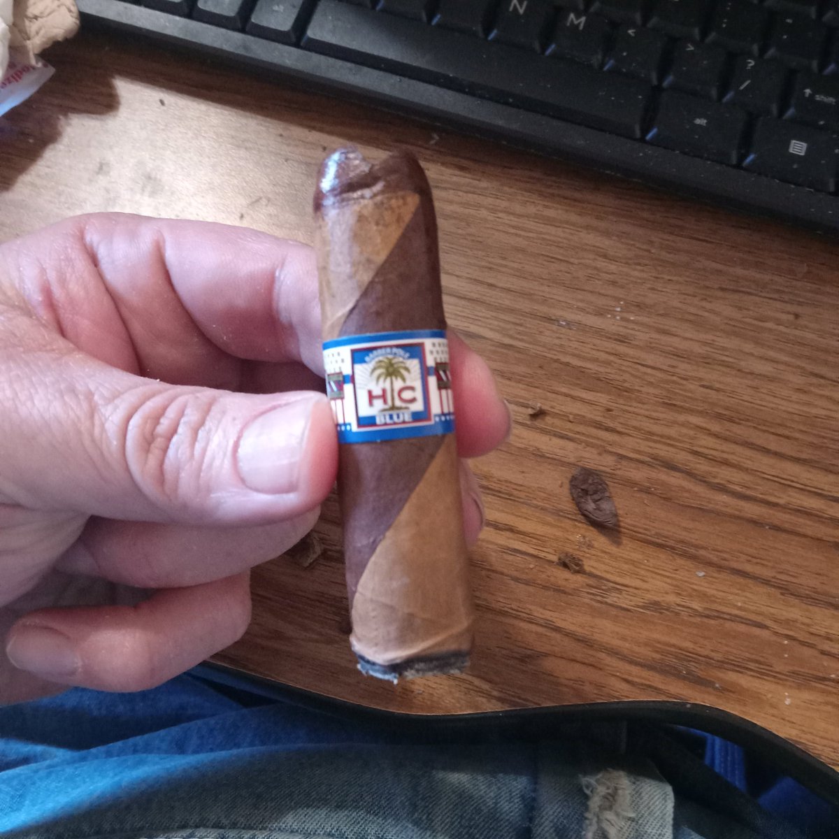 mobarbq's tweet photo. HC Series Blue Barberpole Toro. #cigars #barberpolecigars💈 #havanacollection https://t.co/lmb5KdOxam