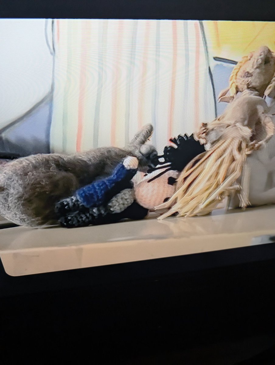 Alligatoruk1975's tweet photo. Ok I paused for 5 seconds because one of our friend @SarahCrochet12
crocheted dolls made it into the Inside No 9 documentary
 ❤️❤️❤️

She's so talented and lovely, really cool to know they've kept it! https://t.co/PiM88NBpFV