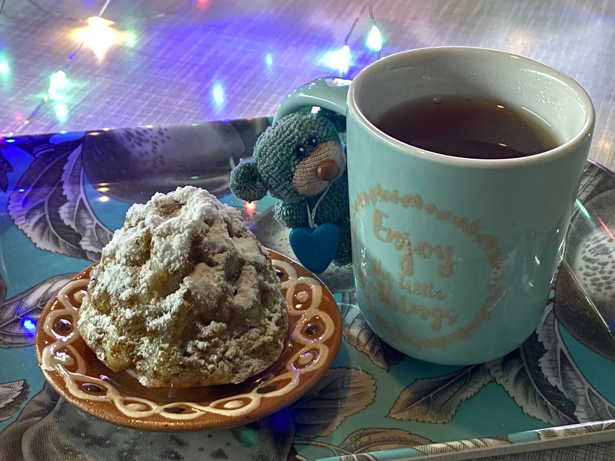 Meerhund's tweet image. Bärtram hat unter seinen Vorfahren einen Vielfraß, soviel ist klar. (Und er hat einen Sackmagen.)

#enjoythelittlethings
#Bärtramerlebtwas