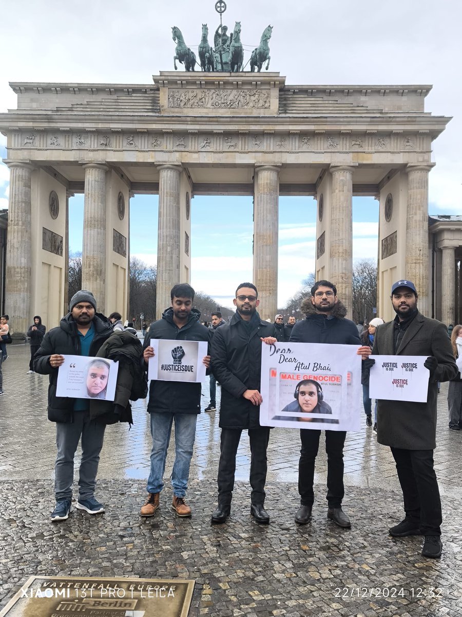 @RealSIFF members are calling for justice for Atul Subhash at Brandenburg Gate, Berlin, Germany.

#JusticeForAtulSubhash 
#JusticeIsDue