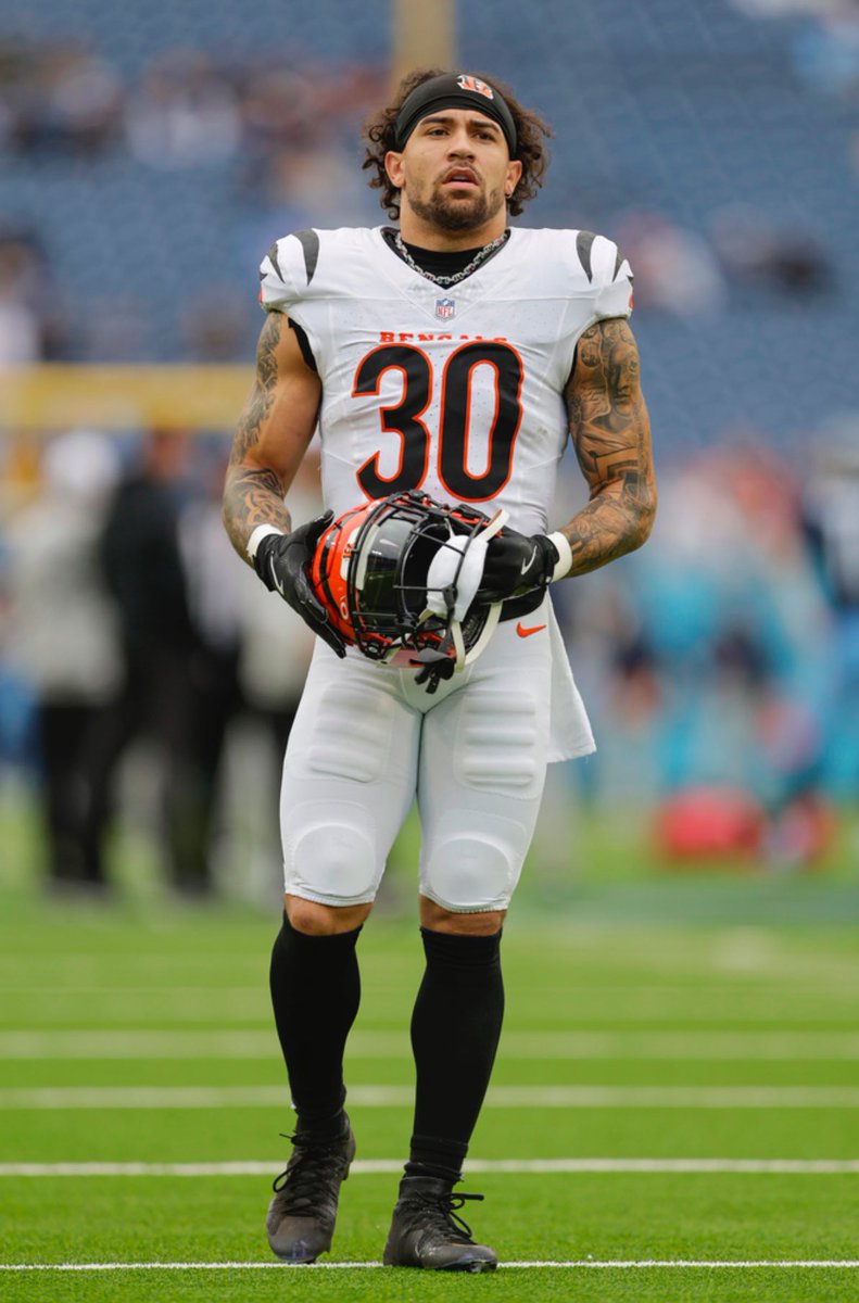 Chase Brown is 77 yards away from 1K rushing yards

This dude didn’t start until Week 9😂