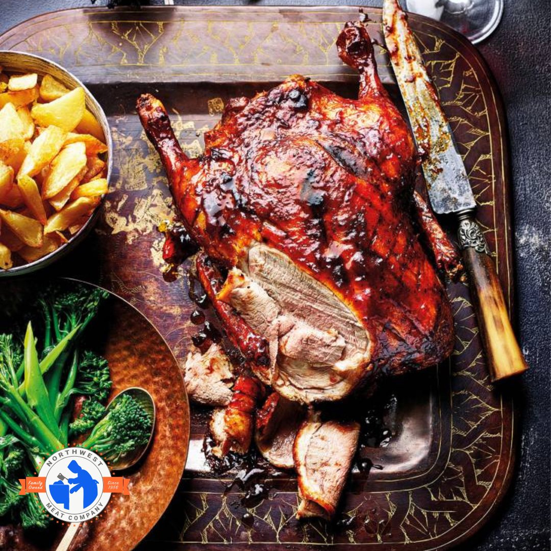 nwmeats's tweet image. Elevate your holiday dishes with these creative garnishes! 🍊🌿 Make your meals as beautiful as they are delicious.
#HolidayGarnishes #ChefInspiration #NWMC #FestiveMeals