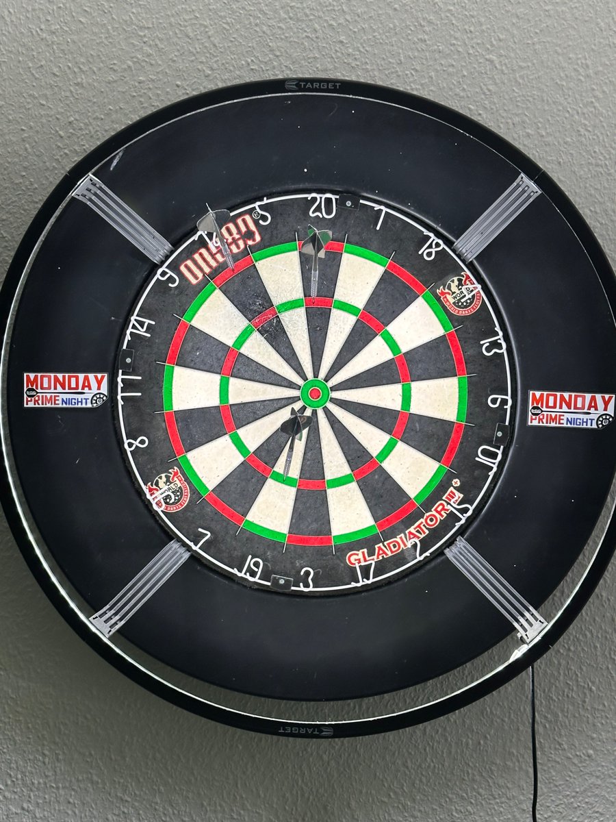 TimSnak's tweet photo. Ich hab' da mal was vorbereitet.
#dartzn #DartsWM https://t.co/yrOHQm5v5q