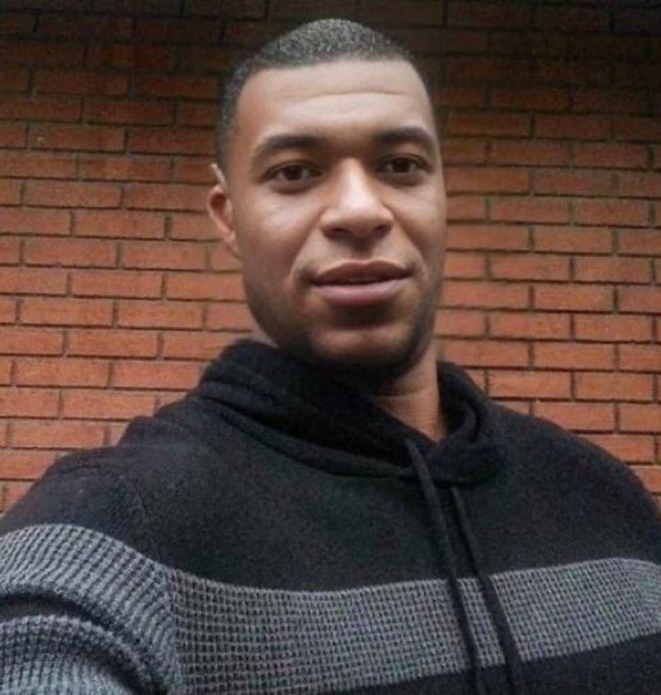 UrbaSanJacobo's tweet photo. 😳 INSÓLITO lo #ocurrido tras la final de la Copa Intercontinental  

👀Mbappé se habría MASTURBADO en los baños del estadio de Lusail, lo que habría #sentado MUY MAL 

👉Al #único al que no le molestó fue a Endrick, quien se UNIÓ al astro francés 🤯 https://t.co/sGkbDXX48O