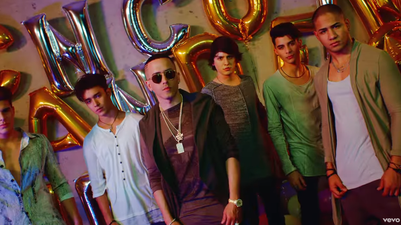 CNCOINFO2's tweet image. 📊@CNCOmusic's and @yandeloficial "Hey DJ (Official Video)" has now surpassed 400 Million views on YouTube!
It's their 4st song to achieve this milestone.
🔗youtu.be/X6wQOW9ihDA?si…
