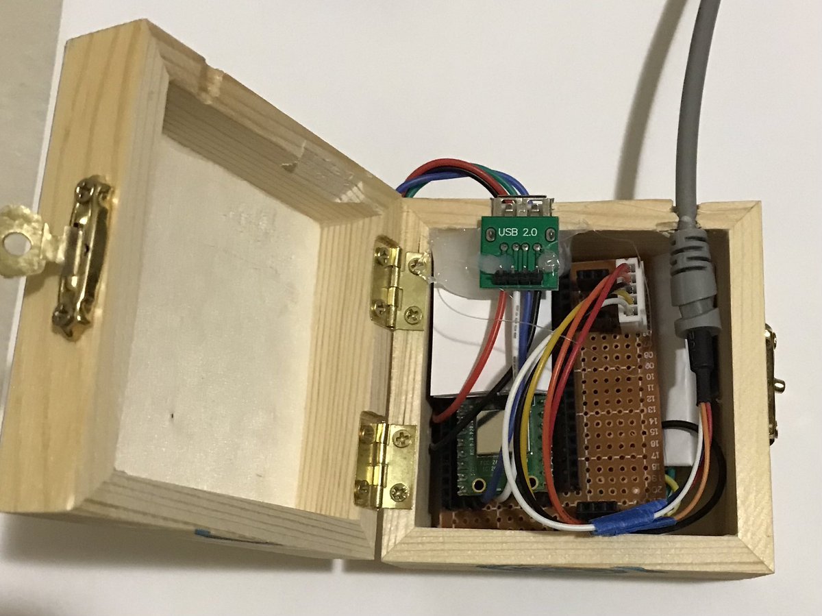 LinuxGameDotNet's tweet image. Taking my #raspberrypi Pico 2 Dreamcast controller adapter to the next level with VMU saves to SD card, keyboard, and mouse support! 🌀