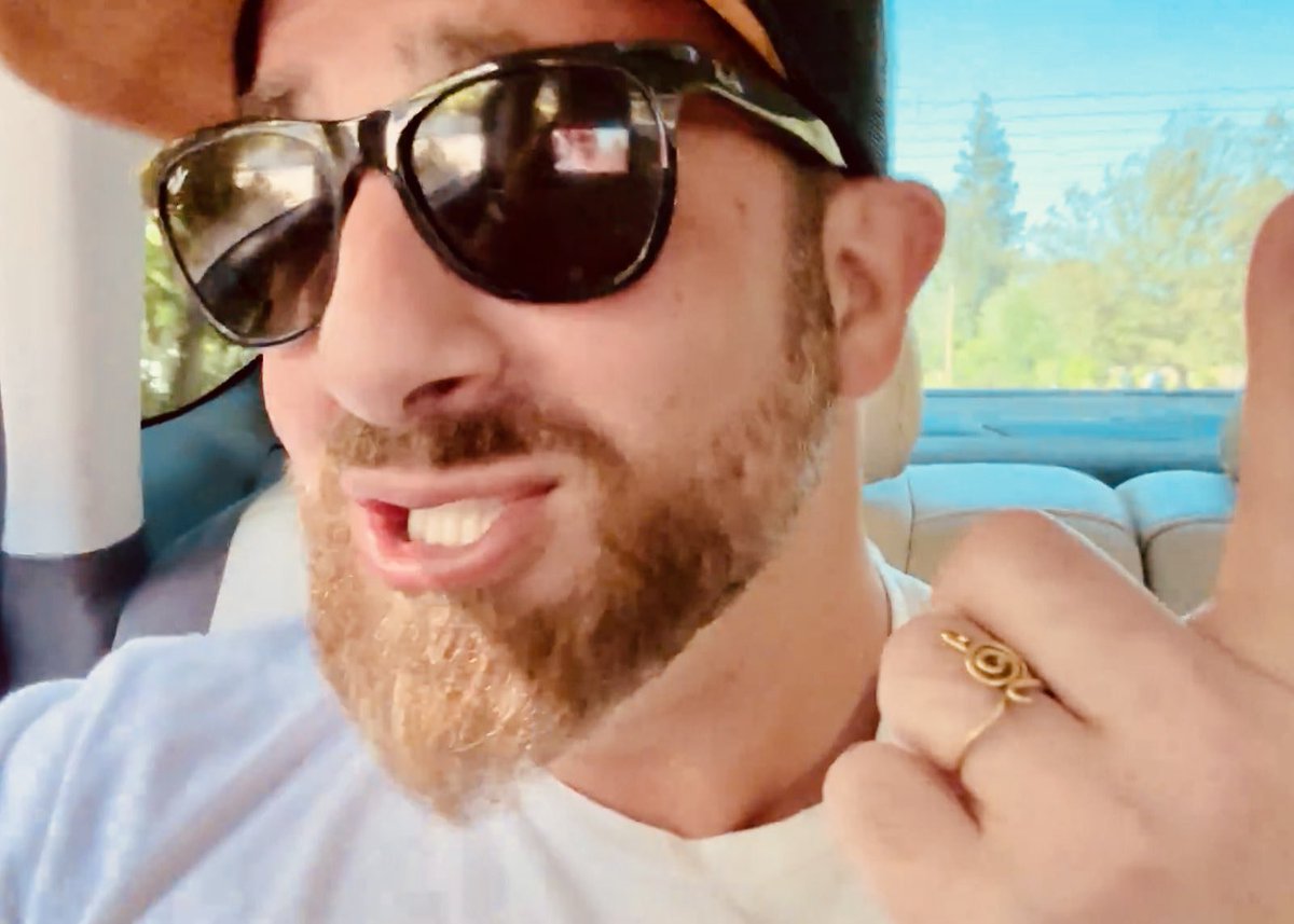 BenzPilled's tweet photo. How is @MikeBenzCyber so driven, day and night, to expose the censorship industrial Blob?

1. Dunkin’ Donuts Coffee 
2. Mexican Coca-Cola
3. ZYN nicotine pouches 
4. Pirates sail to be free https://t.co/COu99CzC39