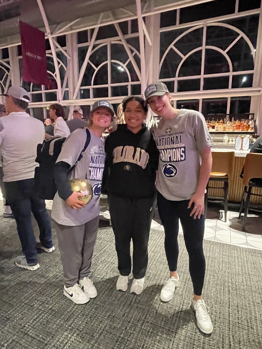 Hanging out with the Champions #WeAre <a href="/CamrynHannah/">☆ CAM HANNAH☆</a> <a href="/GillianGrimes/">Gillian Grimes</a> <a href="/voll_jess/">Jess Mruzik</a> #ncaawvb