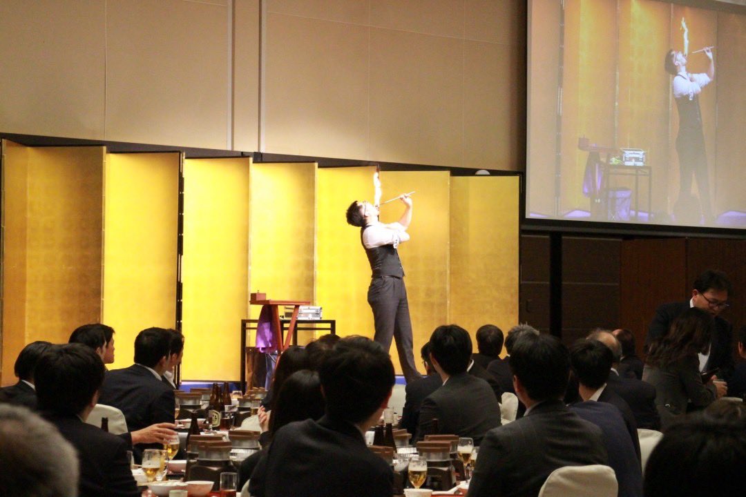 magic_pbm's tweet photo. 2024年1月12日
あさひ食品さんの新年会に出演させて頂きました🎩
大勢のお客様の前でステージマジック、各テーブルをまわってテーブルマジックも披露させてもらいました♠
呼んで頂きありがとうございました♧ https://t.co/dt1kqla3zy