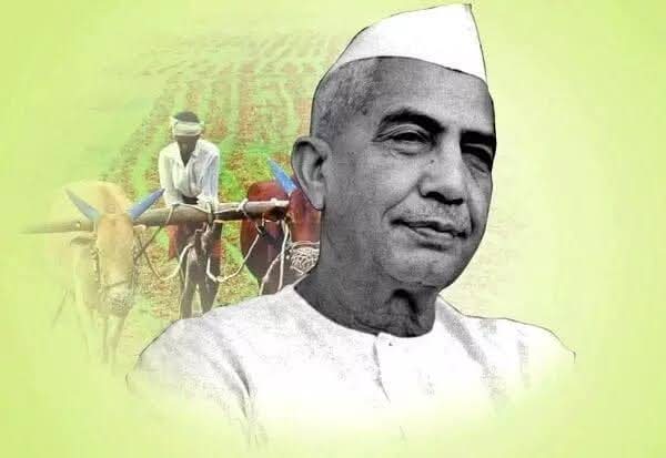 hanumanbeniwal's tweet photo. भारत के पूर्व प्रधानमंत्री एवं किसानों के कल्याण के लिए अपना जीवन समर्पित करने वाले चौधरी चरण सिंह जी की जयंती पर उन्हें सादर नमन एवं देश के अन्नदाताओं को राष्ट्रीय किसान दिवस की हार्दिक शुभकामनाएं ।
#राष्ट्रीय_किसान_दिवस 
#चौधरी_चरण_सिंह https://t.co/SLdVqy2WJ9