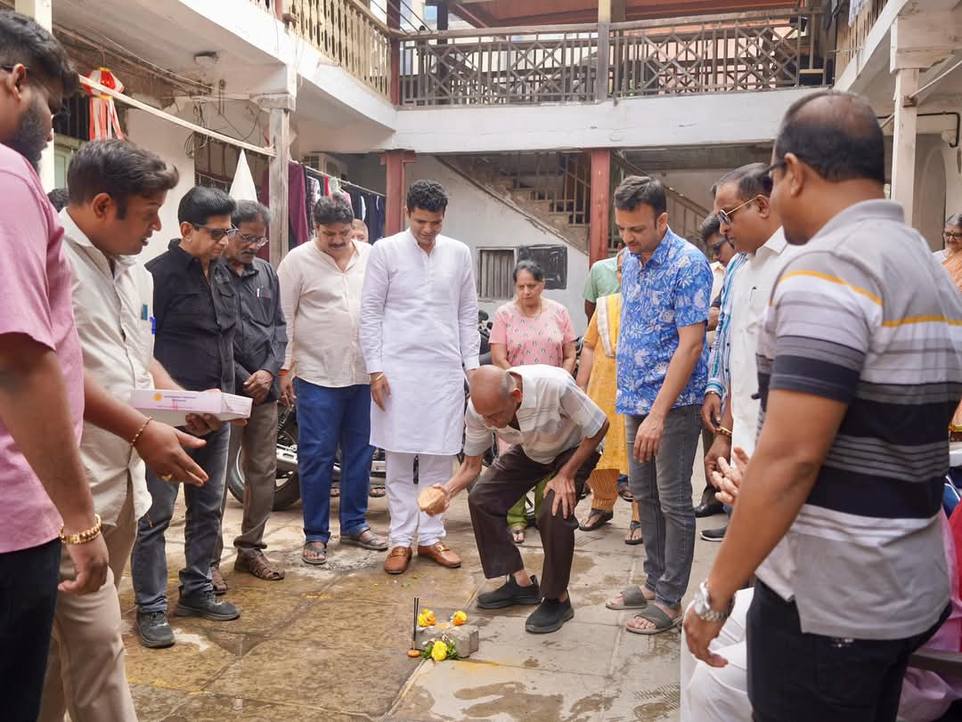 lotto_player12's tweet photo. या अंतर्गत पुढील इमारतींमध्ये कामांचा प्रारंभ करण्यात आला:

१) साई लक्ष्मी बिल्डिंग (जाखादेवी मंदिरासमोर),
२) केणी वाडी अगार बाजार,
३) देवजी रावजी पटेल आणि अन्य,
४) गोखले वाडी,
५) ताराबाई चाळ, चौधरी वाडी,

2️⃣ https://t.co/wGEwf0rbSS