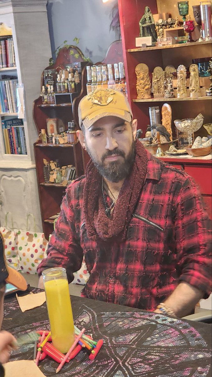 ElhoimLeafar's tweet photo. Past Saturday doing a really nurturing workshop on MONEY MAGIC & Abundance with really kind heart smart people in Buffalo NY 🥹😙
📍 Rising Goddess | Tonawanda. NY.
#moneywitch #moneymagic #witchystuff #witchythings https://t.co/HyhWRkwgWV