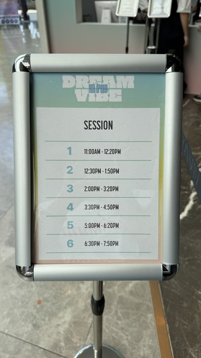 🚩จุดซื้อตั๋วนะคะ ต้องมีสแตมป์ที่แขนก่อนนะถึงจะขึ้นมาซื้อได้ ✨

#DREAMVIBE #NCTDREAM_DREAMVIBE