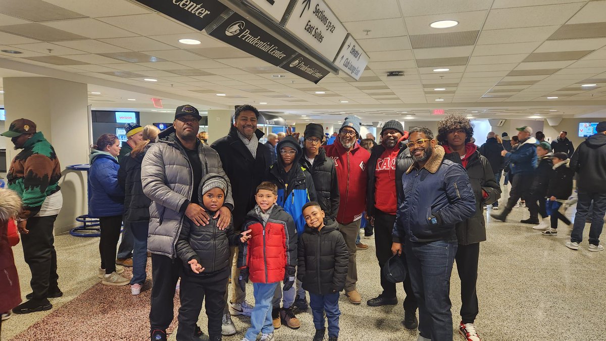Kellen Younker (@kellenyounker) on Twitter photo Sunday night at the <a href="/SetonHallMBB/">Seton Hall Men's Basketball</a> game with my Dad, brother, uncles, and fellow Montclair Kappa Leaguers! Sunday night at the <a href="/SetonHallMBB/">Seton Hall Men's Basketball</a> game with my Dad, brother, uncles, and fellow Montclair Kappa Leaguers!