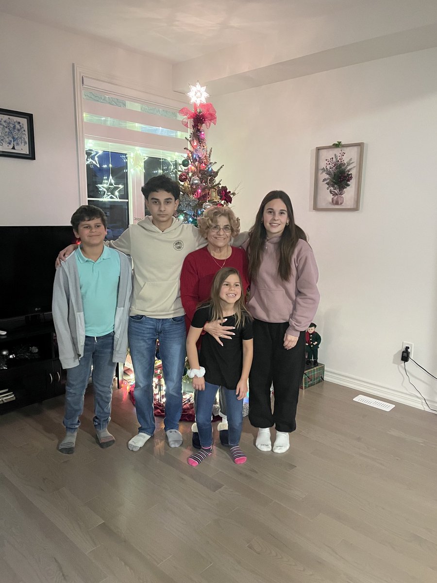 LJaxy's tweet photo. Aguilar family Christmas 🎄 pictures 2024 https://t.co/PZ0dM6iHKQ