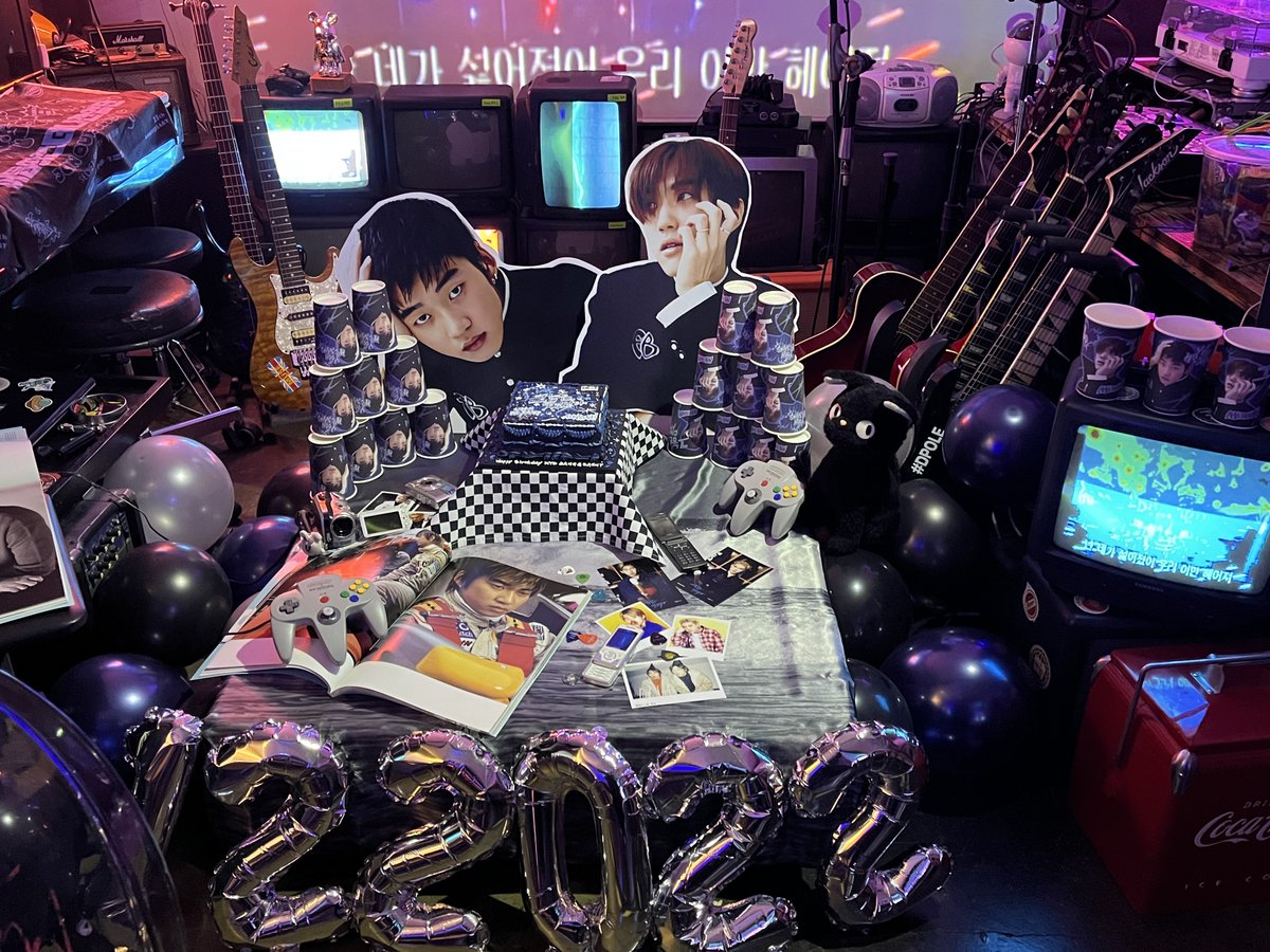 [그 놈(들)은 멋있었다.]
241220-241222 생카방문타래

그 시절 인소 컨셉
입구부터 미쳤고요(positive)

너무너무 잘 꾸며주셔서
여기저기 구경하는 재미가 👍🏻👍🏻

2024년 올해 내내 𝖌𝖔𝖉 로 꽉꽉채운 스케줄이었다🩵

 #그놈들은멋있었다
 #윤계상_안데니_생일축하해
<a href="/G_nom_122022/">그 놈(들)은 멋있었다.</a>