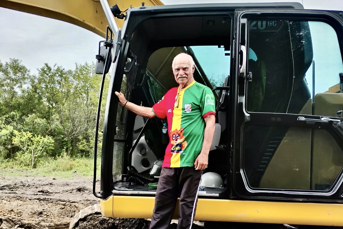Seu Jorge Donini: Uma Vida Dedicada ao Grêmio Atlético Farroupilha🇲🇱👻
📝 <a href="/EFotojornalista/">Ederson Avila FotoJornalista</a> 👇🏻

jornaltradicao.com.br/pelotas/esport…