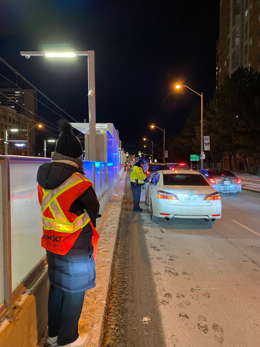 MaddToronto's tweet image. Successful MADD R.I.D.E. check! 🚔❄️ Huge thanks to the volunteers &amp;amp; officers who braved the cold to keep our roads safe. Together, we’re spreading the message: #StopImpairedDriving. 💪 #MADDCanada #RoadSafety