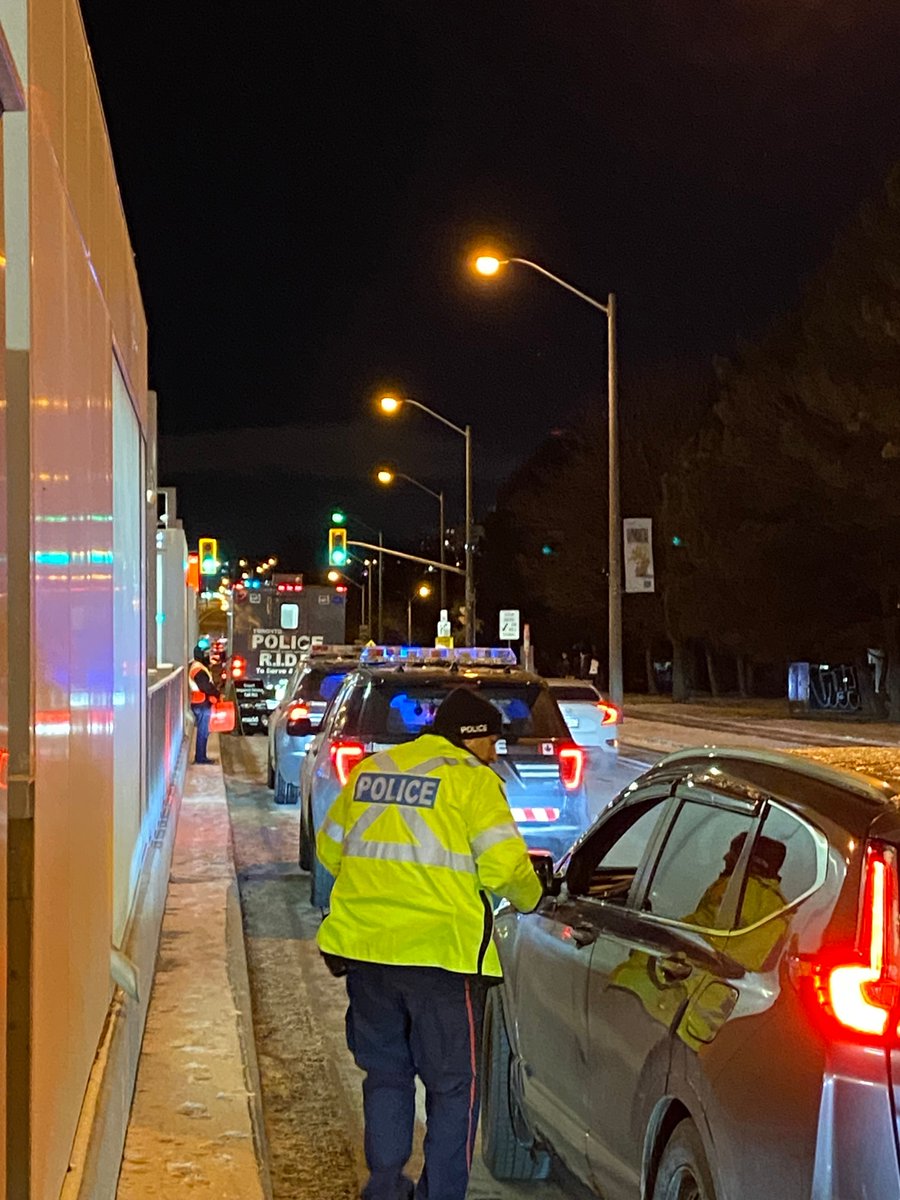 MaddToronto's tweet image. Successful MADD R.I.D.E. check! 🚔❄️ Huge thanks to the volunteers &amp;amp; officers who braved the cold to keep our roads safe. Together, we’re spreading the message: #StopImpairedDriving. 💪 #MADDCanada #RoadSafety
