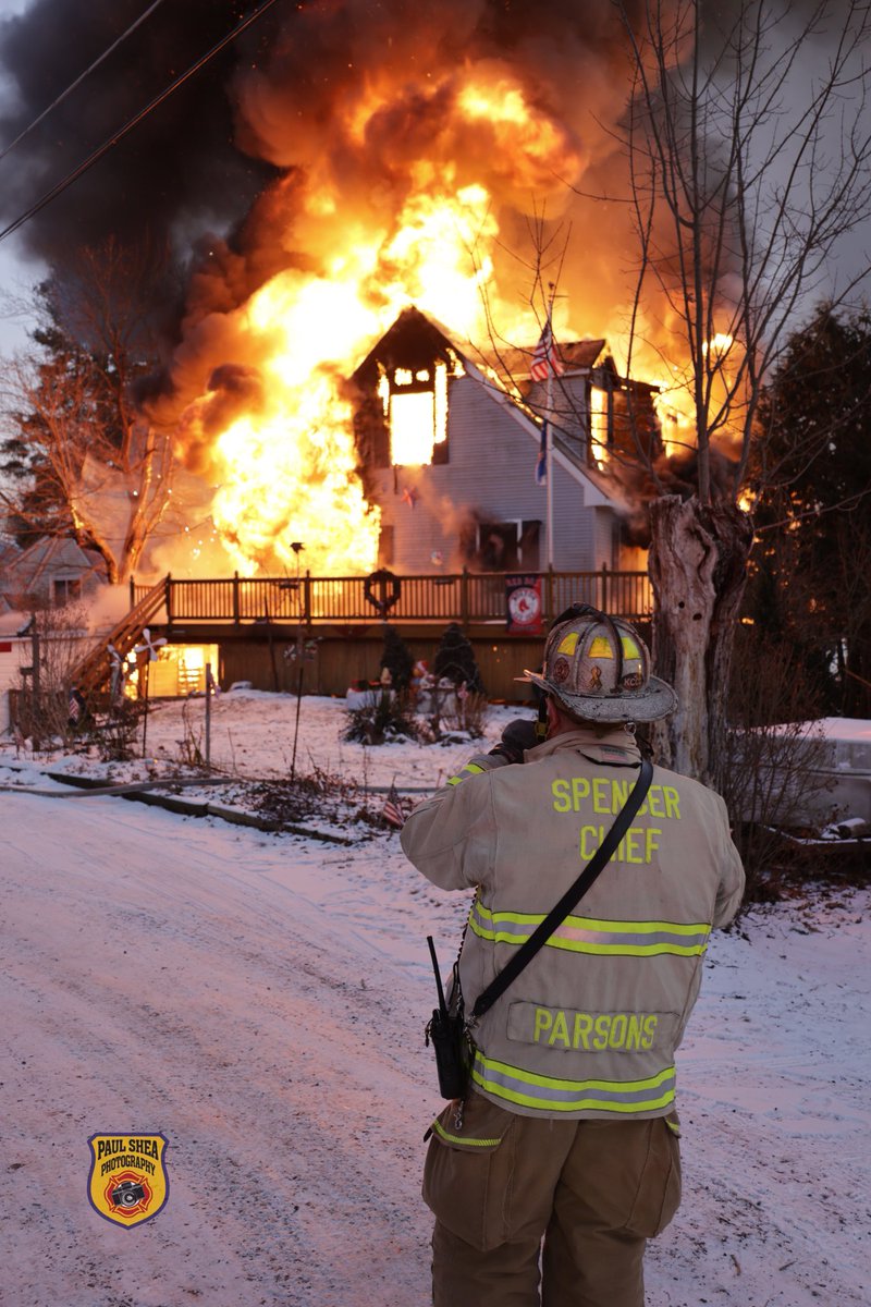 pauls612's tweet image. Few additional photos from Spencer. Companies making good progress. Main fire building on the ground. Two exposure buildings. #breakingnews #mafire @MAFireDistrict7 @SpencerFire1 @telegramdotcom @wbz @WCVB @7News @NBC10Boston