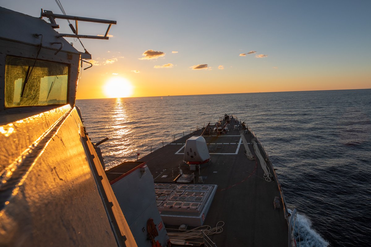 USNavy's tweet photo. #SunsetSunday
#USSCole #DDG67 transits the Mediterranean Sea in @USNavyEurope area of operations supporting U.S., allied and partner interests. #US6thFleet AOR covers over 20 million square nautical miles and more than 67 percent of the Earthโs coastline. (MCSN Mark Peรฑa) https://t.co/Q4bJYsYMYW