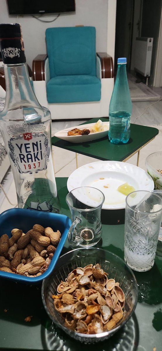 Gecemiz sizce sona erer mi