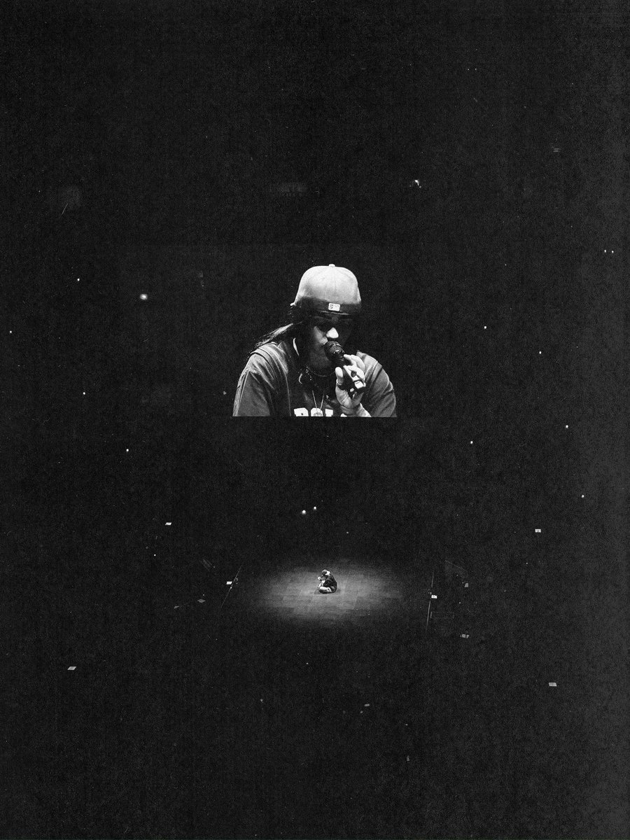 valeriealden_'s tweet photo. @billieeilish in San Jose ๐ค๐ธ
#HARDANDSOFT
#HitMeHardandSoftTour https://t.co/g4zBQTtPN5