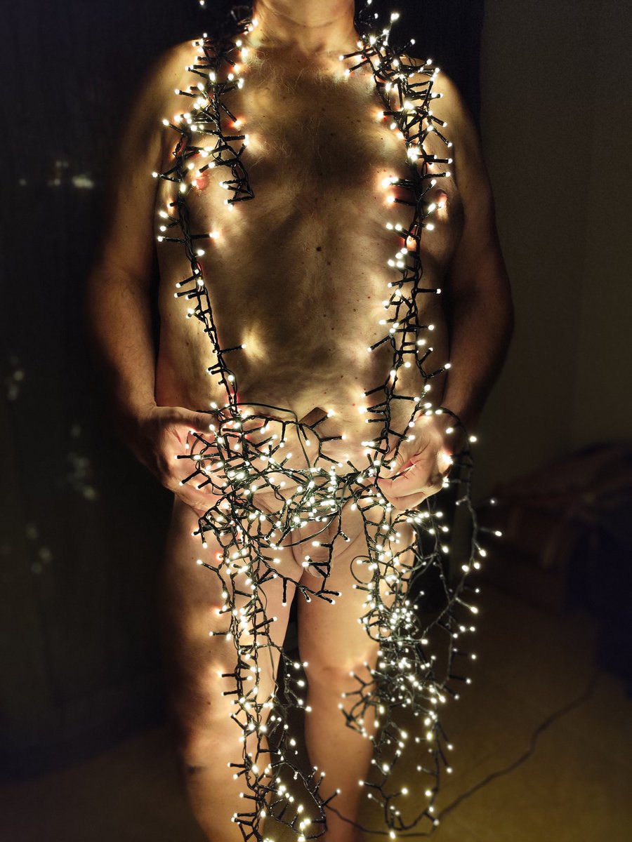 Ialaso2's tweet photo. He fet cas a una amiga Tuitera i m'he engrescat a fer la meva primera publicació participant a
#HotXmas24
#HotDecember https://t.co/WIOdZlLaGe