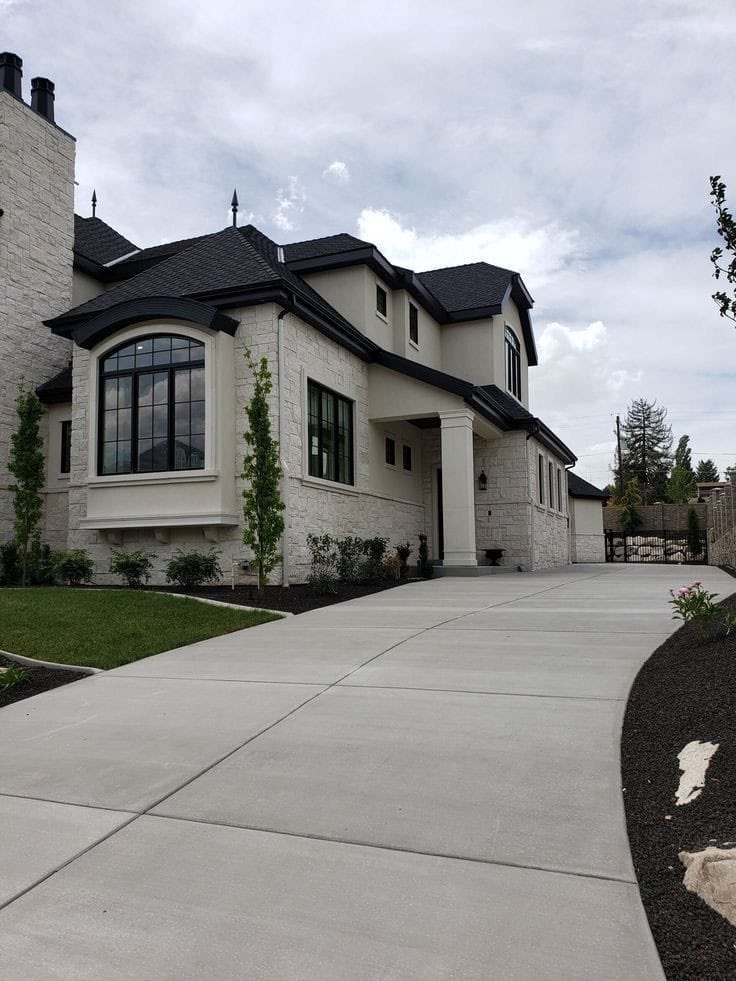 ZilliqaFx's tweet photo. Mrs. Vera, we celebrate you and your incredible achievement! May your new home bring you joy, happiness, and unforgettable memories!

#ZilliqafxxBroker #HouseAward #EndOfYearPromo #VIPTrader #DreamHome #InvestmentGoals #FinancialFreedom https://t.co/Az1nJt7TN8