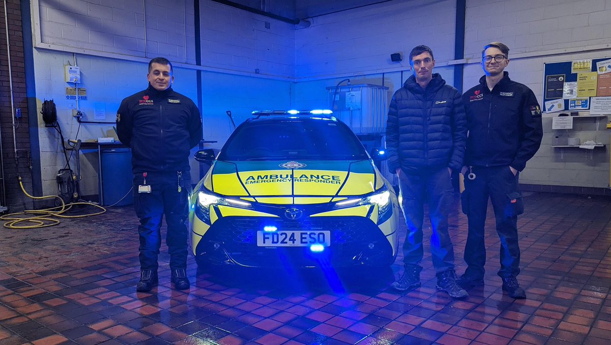 Jordon, Alex and Benji were the first crew on our new #BHER02 car today. 

Alex is one of the cohort of 20 new ERs joining our pilot in collaboration with <a href="/EastEnglandAmb/">EEAST Ambulance Service</a> 

They attended back-to-back emergency calls in the local area. Car refuelled and washed ready for Day 2 🚑🚨