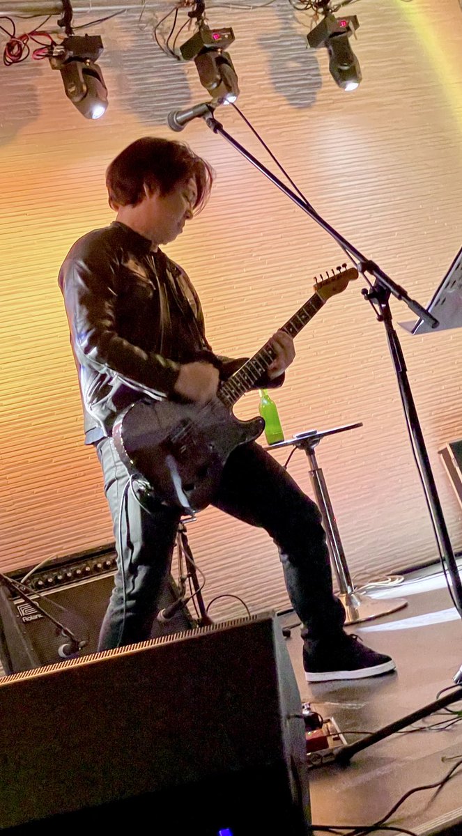 20241221@waiwaihall神保町
龍の独壇場 vol.19

OAに男D登場！あのポストは伏線だったのね！歌いながら差し出されるチュッパチャプスにドギマギ🩷
いろんなRyuheyさんを見られるのが独壇場の醍醐味。ギターも歌もおしゃべりも堪能！
今回KissMark聴けたの嬉しかったあ🩷🩷