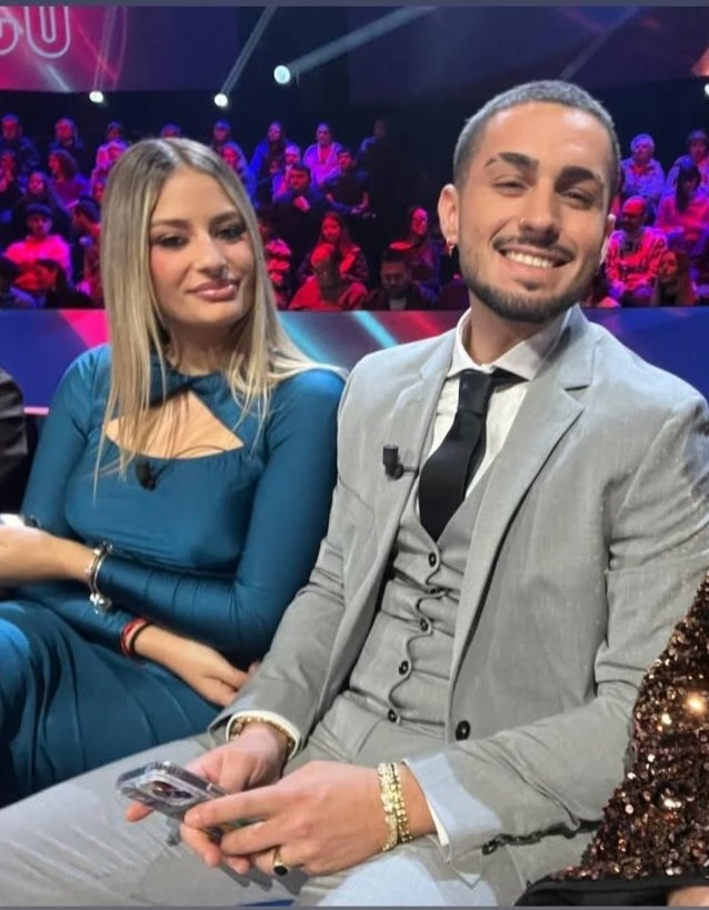 LourdesM03_'s tweet image. #GH22D 

¡Que pedazo de pareja, son los guapísimos! ✨💙

#Lauma