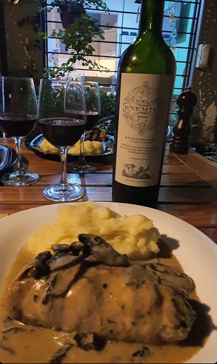 Un buen vino se acompaña con una rica comida... <a href="/alevigilmalbec/">Alejandro Vigil</a>