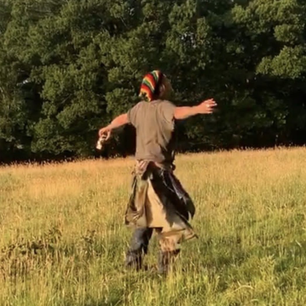 Dear Deppheads. Johnny Depp has more projects ahead, including a return to Hollywood after an absence of 7 long years. The lies that circulate here and the hypocritical haters behind him no longer matter. He has already judicially proven his innocence and is happy again ♥️